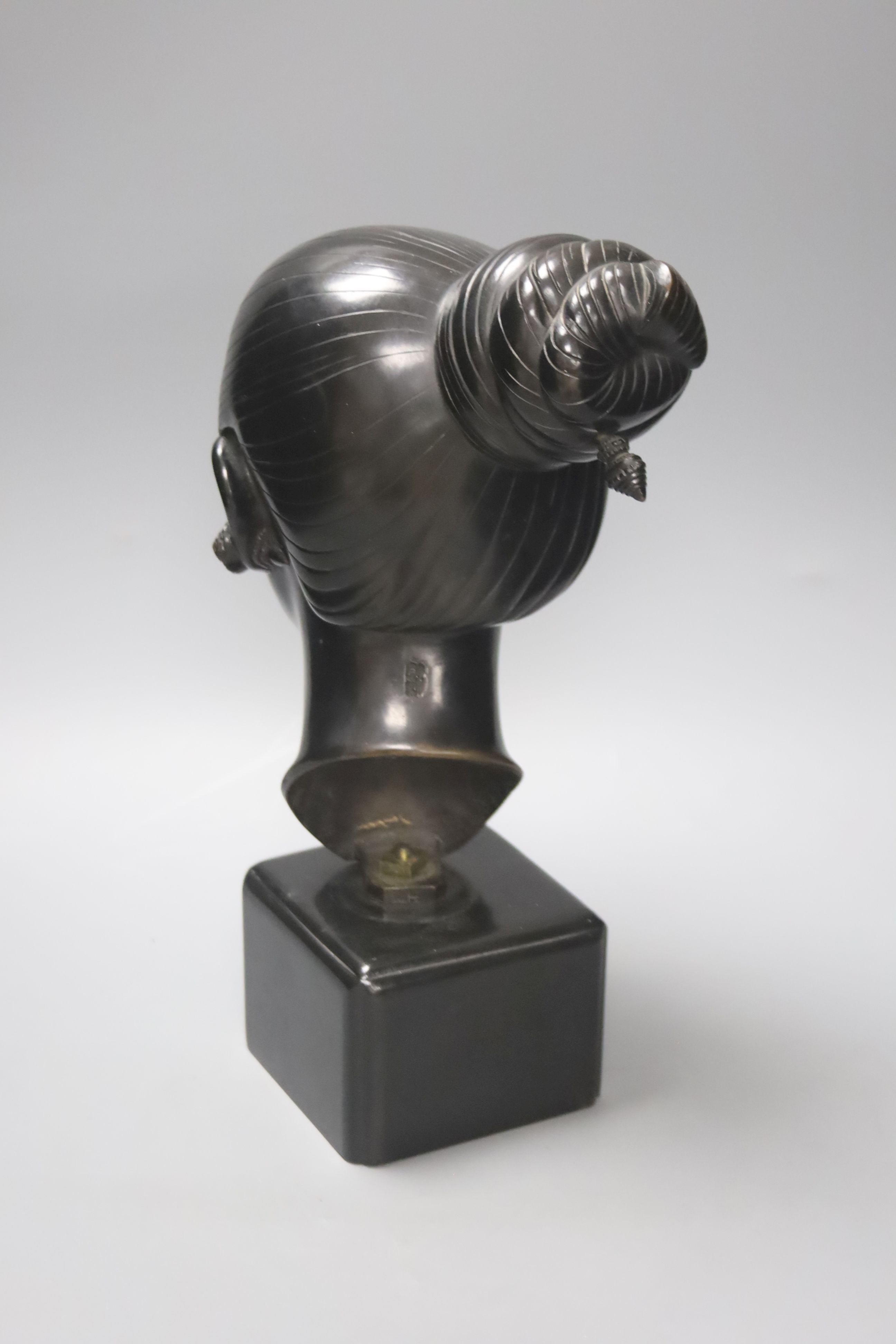 A Sino-Japanese 20th century bronze bust of a Geisha, H 22cm